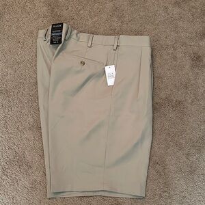 Jos. A. Bank Men’s Performance Traveler Shorts in Light Khaki